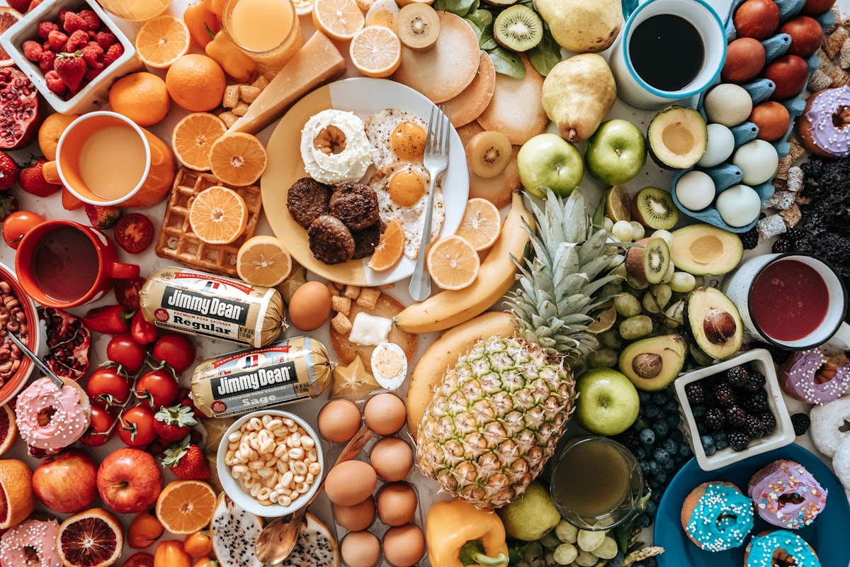 Nutritional chart showing eye-health nutrients and food sources